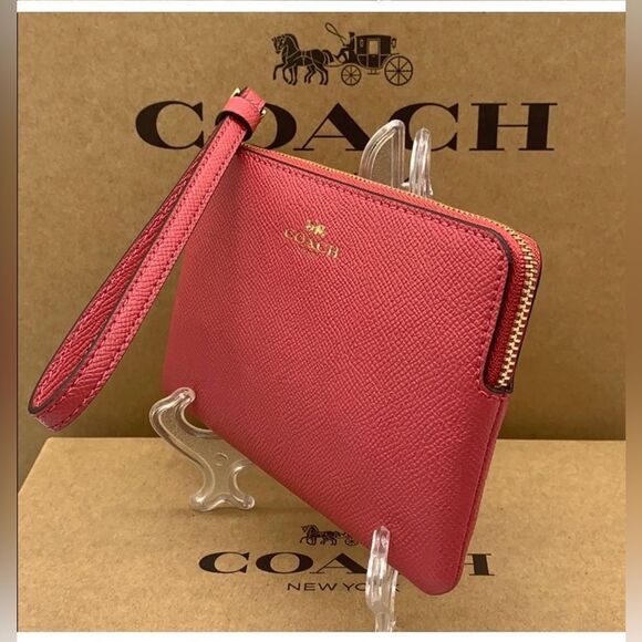 COACH Berry Coral Corner Zip Wristlet NWT Leather Clutch with Strap - Picture 5 of 17
